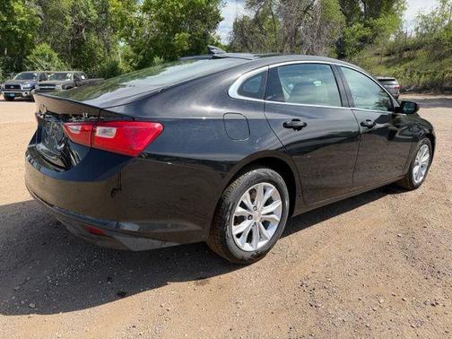Mosaic Black Metallic 2023 Chevrolet Malibu FWD 1LT
