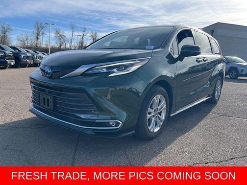 2023 Toyota Sienna Platinum