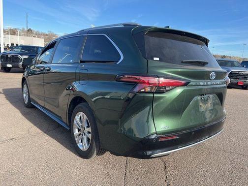 2023 Toyota Sienna Platinum