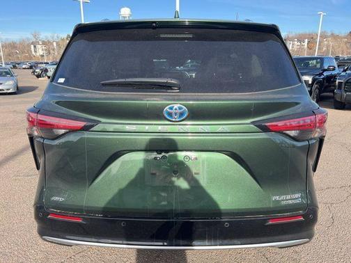 2023 Toyota Sienna Platinum