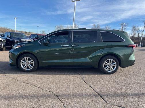 2023 Toyota Sienna Platinum