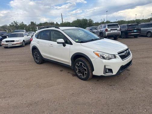Crystal White Pearl 2016 Subaru Crosstrek 2.0i Premium