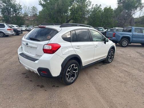 Crystal White Pearl 2016 Subaru Crosstrek 2.0i Premium