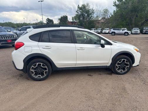Crystal White Pearl 2016 Subaru Crosstrek 2.0i Premium