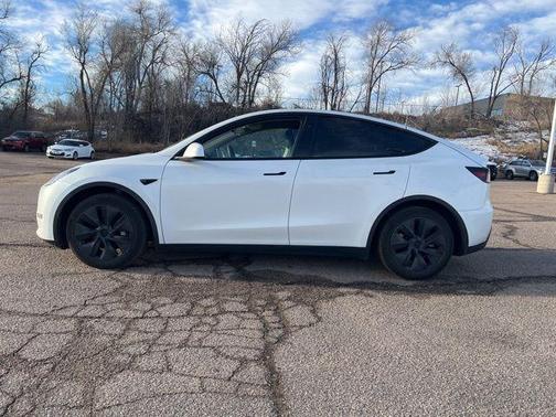 2024 Tesla Model Y Long Range Dual Motor All-Wheel Drive