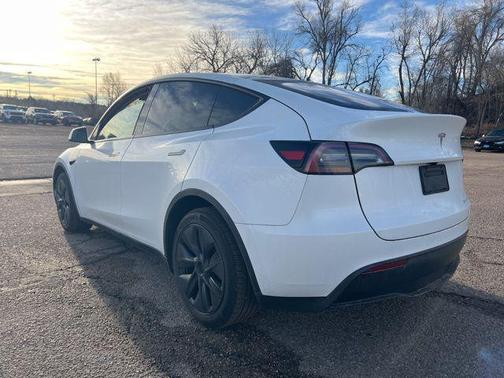 2024 Tesla Model Y Long Range Dual Motor All-Wheel Drive