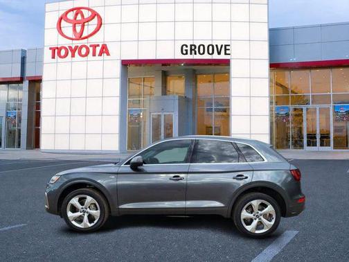 Daytona Gray Pearl Effect 2022 Audi Q5 45 S line Prestige