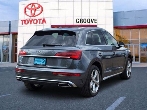 Daytona Gray Pearl Effect 2022 Audi Q5 45 S line Prestige