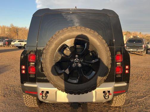 2025 Land Rover Defender 110 P400 S