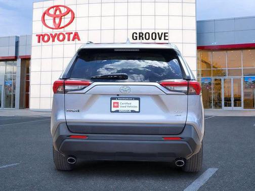 Silver Sky Metallic 2019 Toyota RAV4 XLE