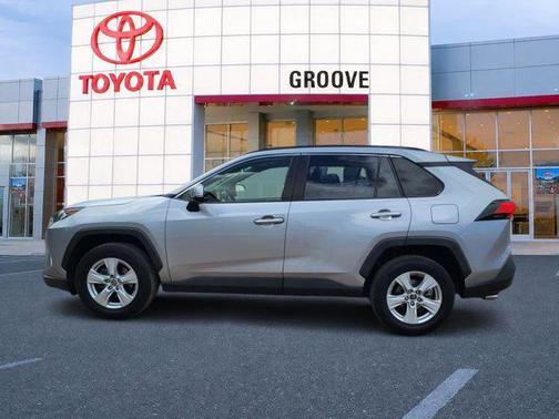 Silver Sky Metallic 2019 Toyota RAV4 XLE
