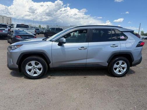 Silver Sky Metallic 2019 Toyota RAV4 XLE