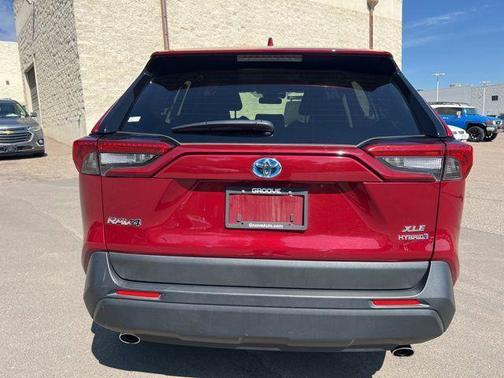 2022 Toyota RAV4 Hybrid XLE