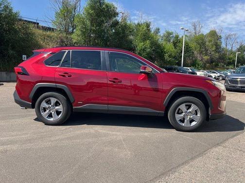 2022 Toyota RAV4 Hybrid XLE