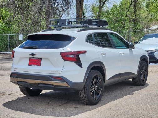 Summit White 2024 Chevrolet Trax FWD ACTIV