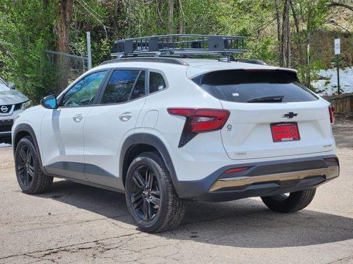 Summit White 2024 Chevrolet Trax FWD ACTIV