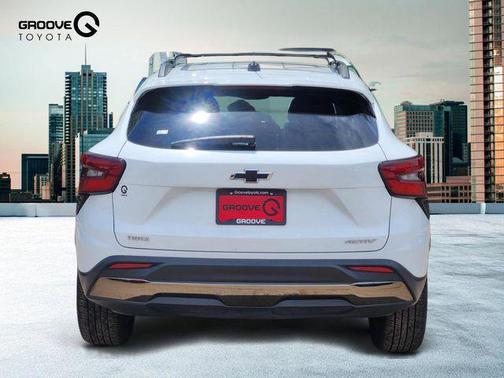 Summit White 2024 Chevrolet Trax FWD ACTIV
