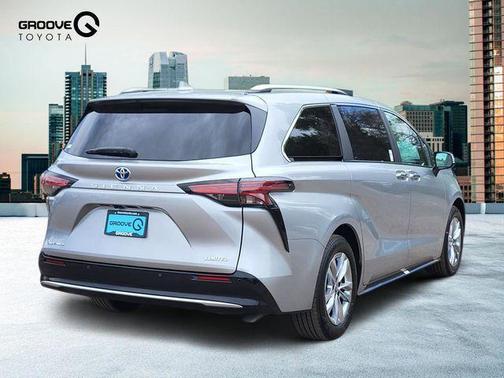 Celestial Silver Metallic 2025 Toyota Sienna Limited