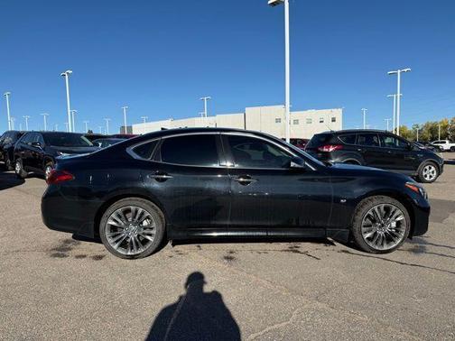 2017 INFINITI Q70 3.7X