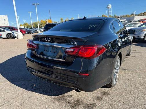2017 INFINITI Q70 3.7X