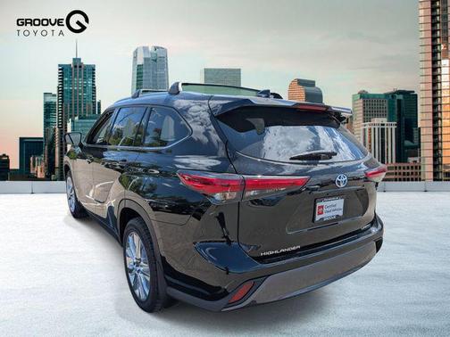 2022 Toyota Highlander Hybrid Limited