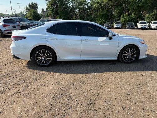 Wind Chill Pearl 2021 Toyota Camry XLE