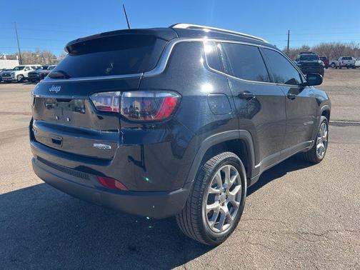 2022 Jeep Compass Latitude Lux