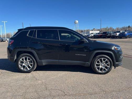2022 Jeep Compass Latitude Lux