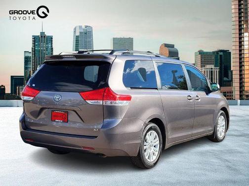2012 Toyota Sienna XLE