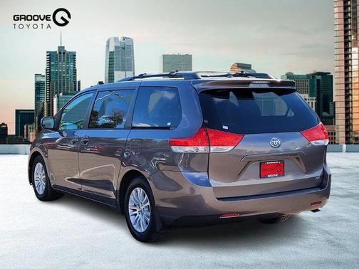 2012 Toyota Sienna XLE
