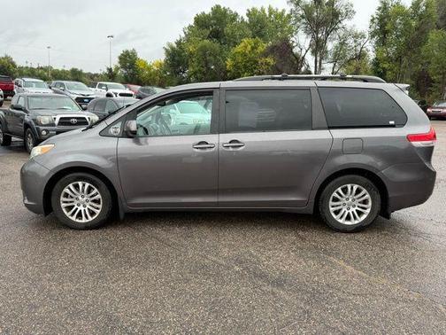 2012 Toyota Sienna XLE