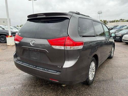 2012 Toyota Sienna XLE