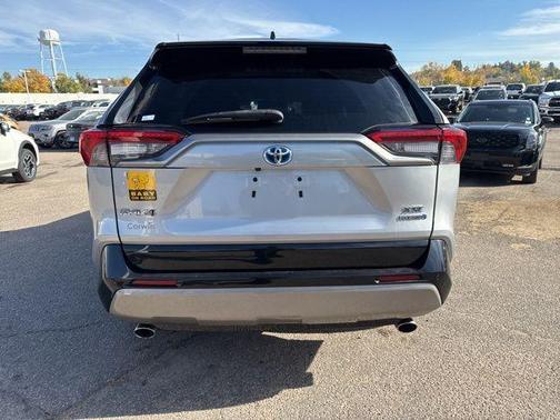 2022 Toyota RAV4 Hybrid SE