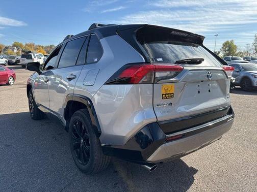 2022 Toyota RAV4 Hybrid SE