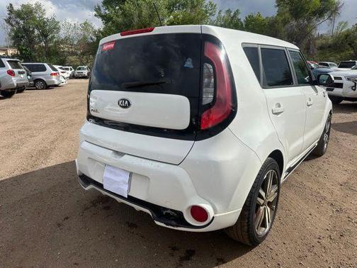 Clear White 2016 Kia Soul +