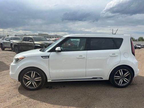 Clear White 2016 Kia Soul +