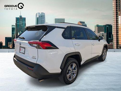 2022 Toyota RAV4 Hybrid XLE