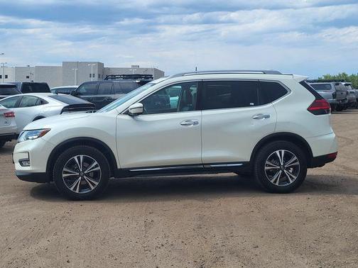 Pearl White 2017 Nissan Rogue SL