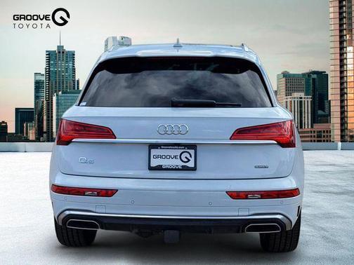 Glacier White Metallic 2022 Audi Q5 45 S line Premium Plus