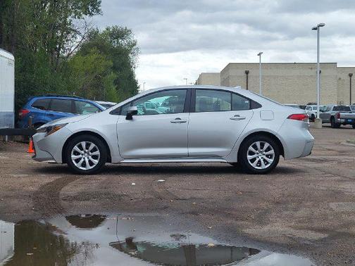 Classic Silver Met 2027 Toyota Corolla LE