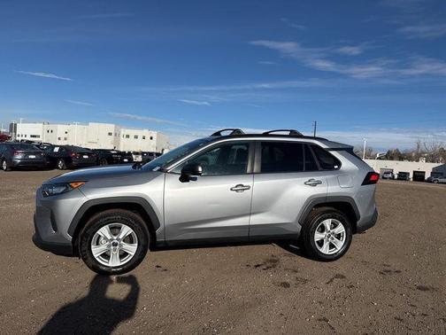 2020 Toyota RAV4 LE