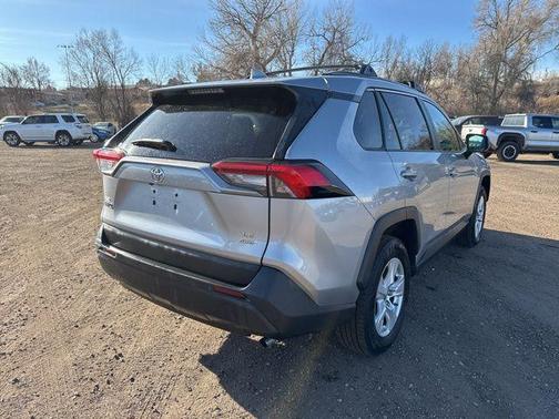2020 Toyota RAV4 LE