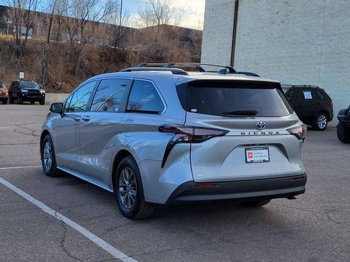 2023 Toyota Sienna XLE