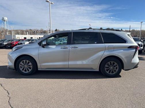 2023 Toyota Sienna XLE
