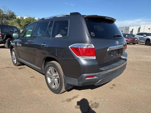 Magnetic Gray Metallic 2011 Toyota Highlander Limited