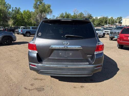 Magnetic Gray Metallic 2011 Toyota Highlander Limited
