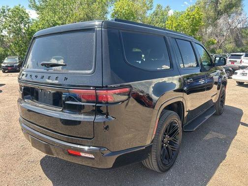 Diamond Black Crystal Pearlcoat 2023 Jeep Wagoneer Series II Carbide 4x4