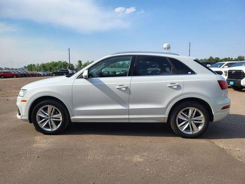 White 2017 Audi Q3 2.0T Premium Plus