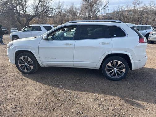 2019 Jeep Cherokee Overland