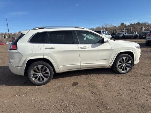 2019 Jeep Cherokee Overland